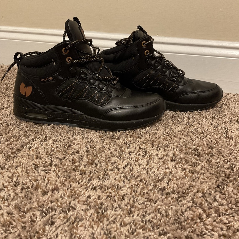 Huf Men's Black and Gold Sneakers